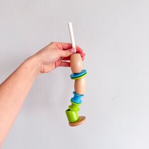 Lovevery The Adventurer Play Kit Threadable Bead Set 16-18 Months